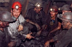 Шахтёры Донбасса объявили забастовку Шахтёры Донбасса объявили забастовку